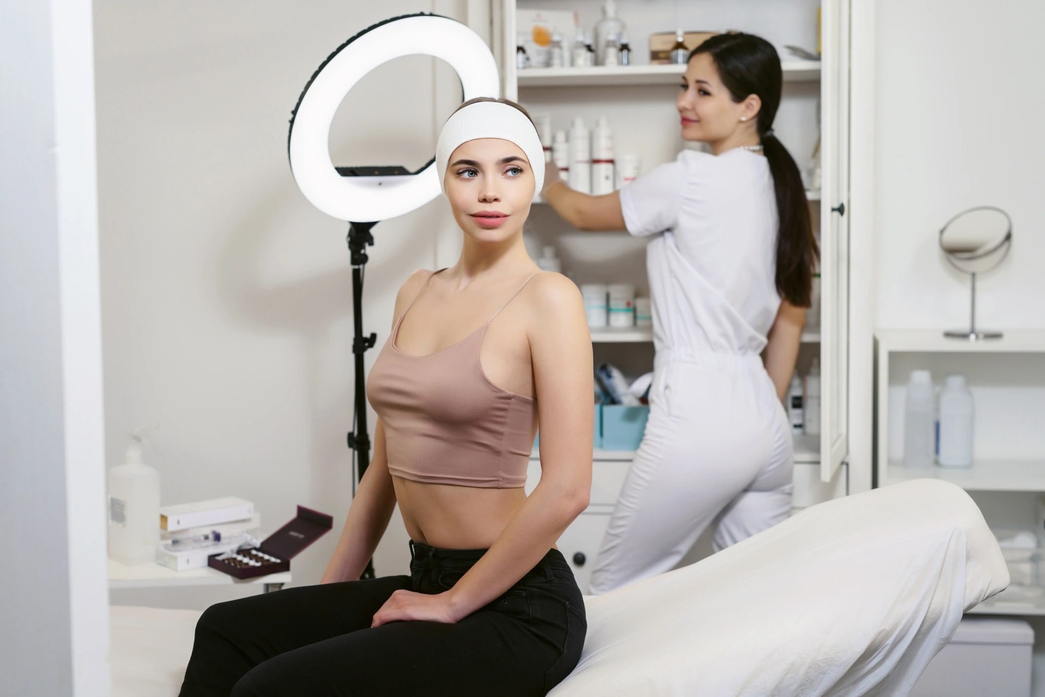 Niche Noir Aesthetics & Contour Clinic welcoming reception